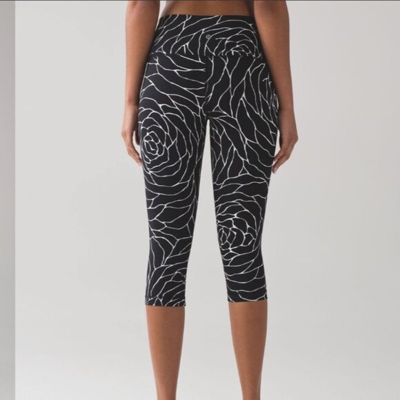 Lululemon Wunder Under Hi-Rise 1/2 Tight Full-On Luxtreme Radiate Rose Alpine - Picture 2 of 13